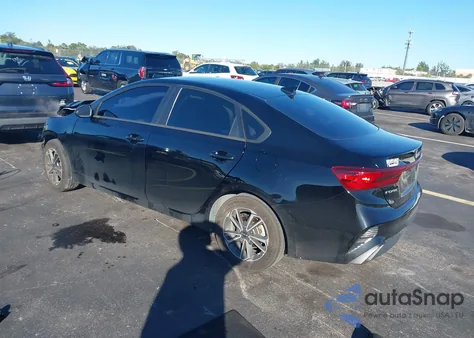 2024 Kia Forte Lxs z USA, uszkodzony, nr VIN 3KPF24ADXRE719449